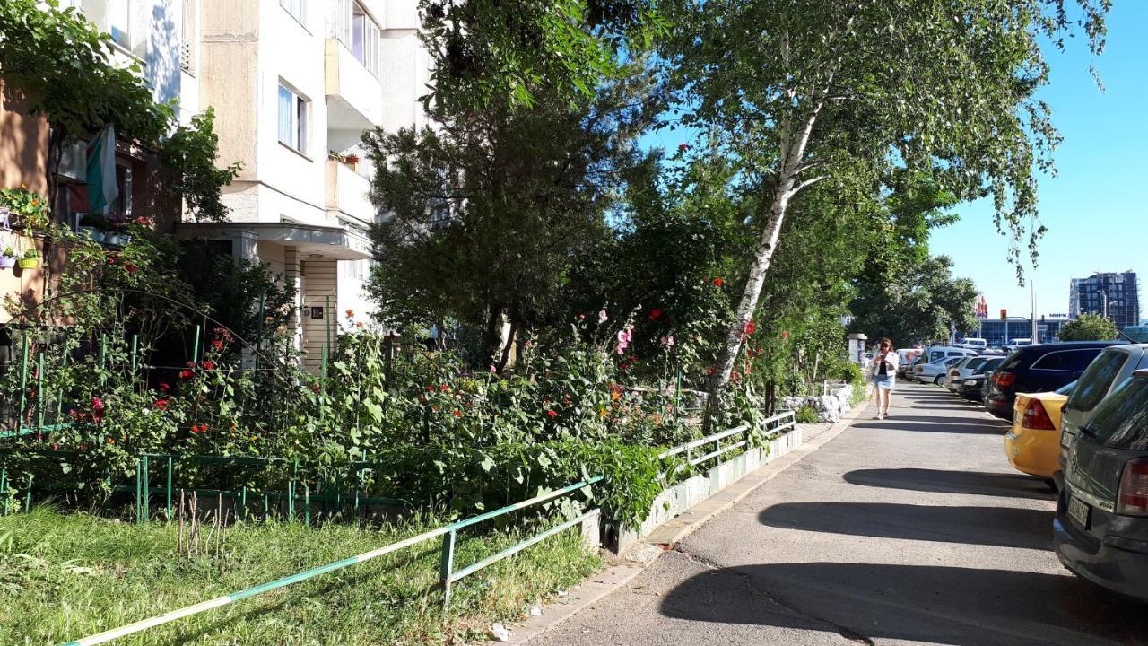 2 Bedrooms With Private Bath And Balcony Near The Airport Sófia Exterior foto